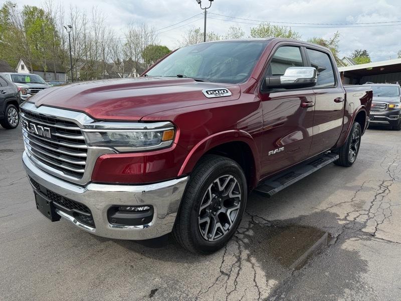 RAM 1500 Laramie Crew Cab SWB 4WD 2025