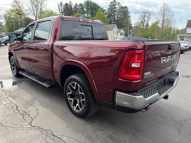 RAM 1500 Laramie Crew Cab SWB 4WD 2025