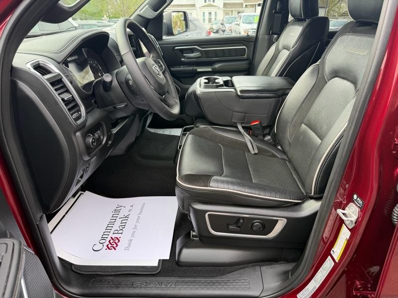 RAM 1500 Laramie Crew Cab SWB 4WD 2025