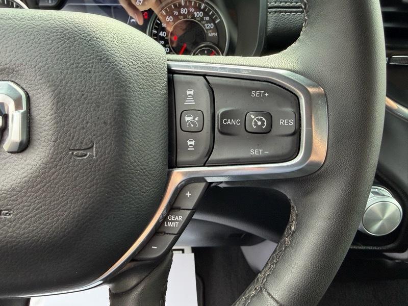 RAM 1500 Laramie Crew Cab SWB 4WD 2025