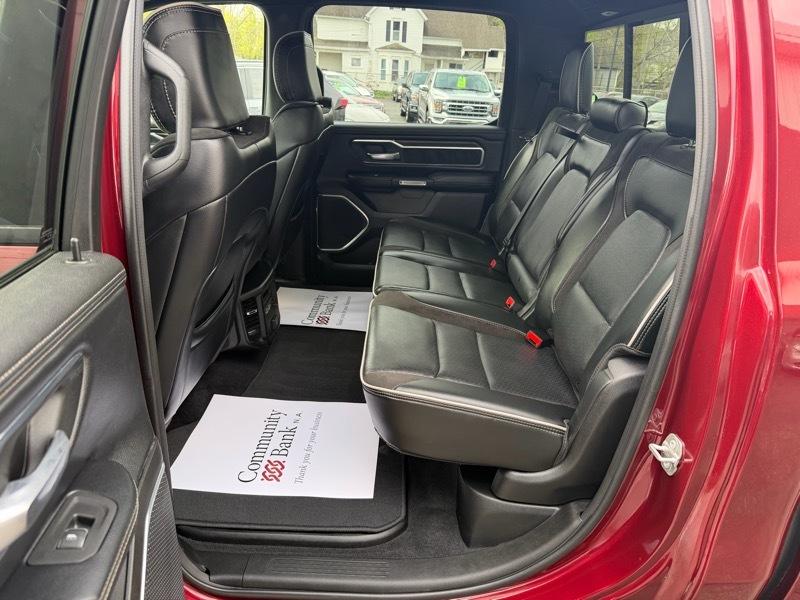 RAM 1500 Laramie Crew Cab SWB 4WD 2025