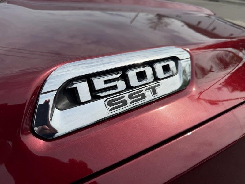 RAM 1500 Laramie Crew Cab SWB 4WD 2025