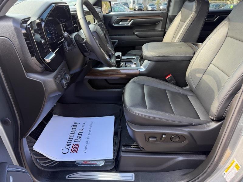 Chevrolet Silverado 1500 RST Crew Cab 4WD 2023