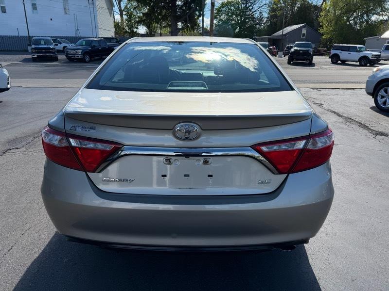Toyota Camry SE 2017