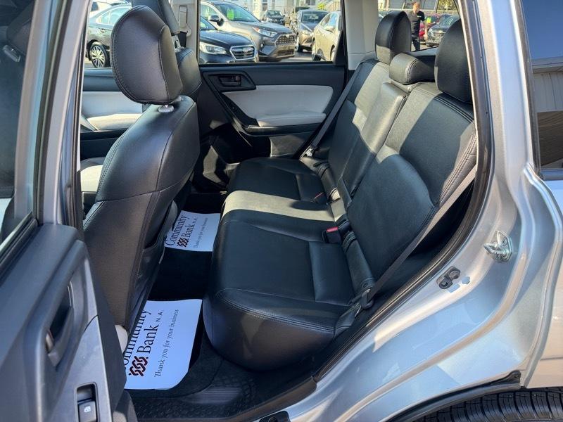 Subaru Forester 2.5i Premium PZEV CVT 2015