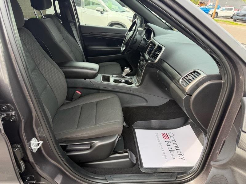 Jeep Grand Cherokee Laredo 4WD 2020