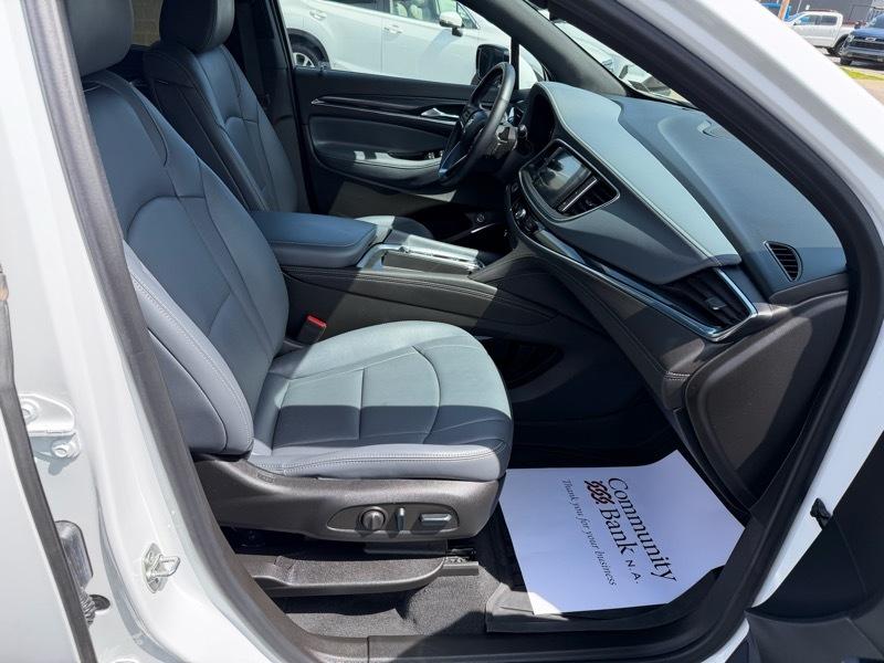Buick Enclave Essence AWD 2024