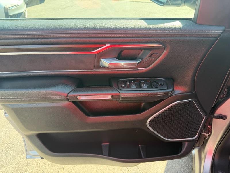 RAM 1500 Laramie Crew Cab SWB 4WD 2022