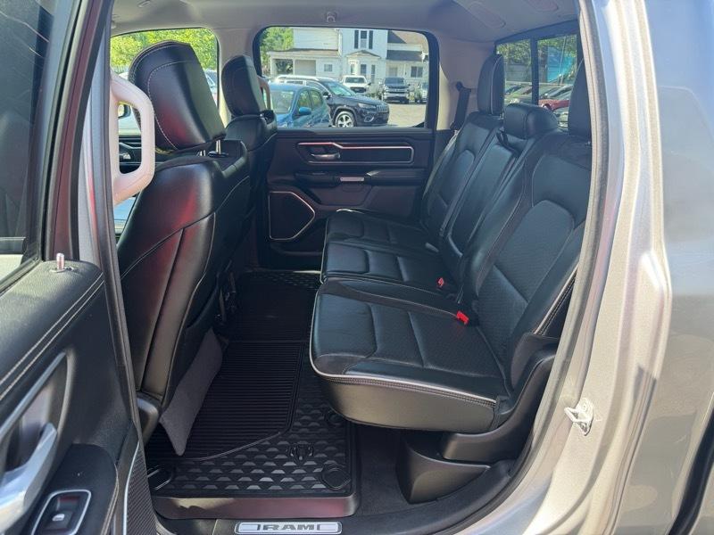 RAM 1500 Laramie Crew Cab SWB 4WD 2022