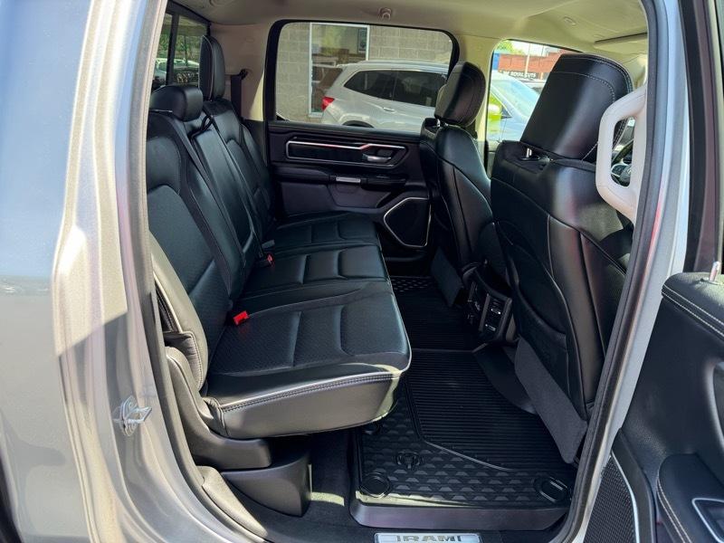 RAM 1500 Laramie Crew Cab SWB 4WD 2022