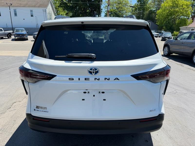 Toyota Sienna XLE 7-Passenger AWD 2025