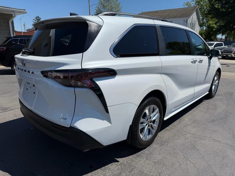 Toyota Sienna XLE 7-Passenger AWD 2025