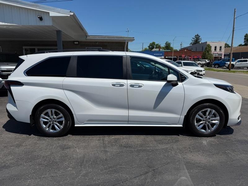 Toyota Sienna XLE 7-Passenger AWD 2025