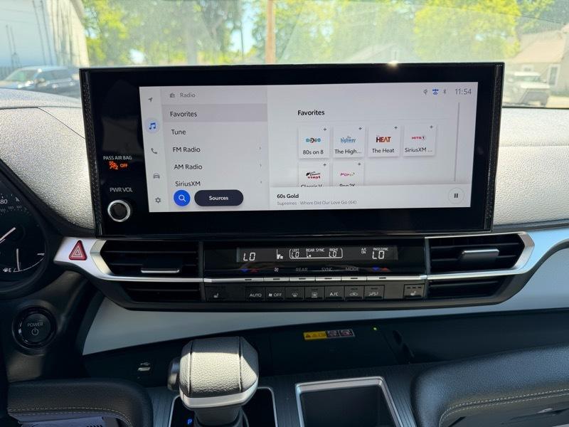 Toyota Sienna XLE 7-Passenger AWD 2025