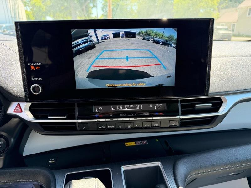 Toyota Sienna XLE 7-Passenger AWD 2025