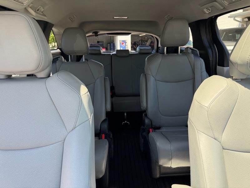 Toyota Sienna XLE 7-Passenger AWD 2025