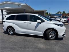 2025 Toyota Sienna 
