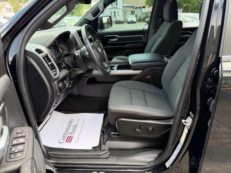 RAM 1500 Big Horn Crew Cab SWB 4WD 2023