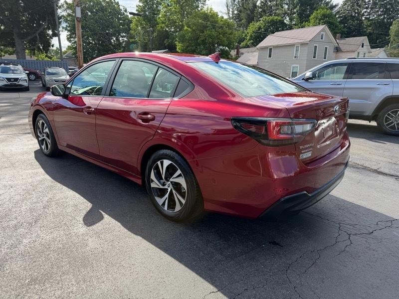 Subaru Legacy Premium 2025