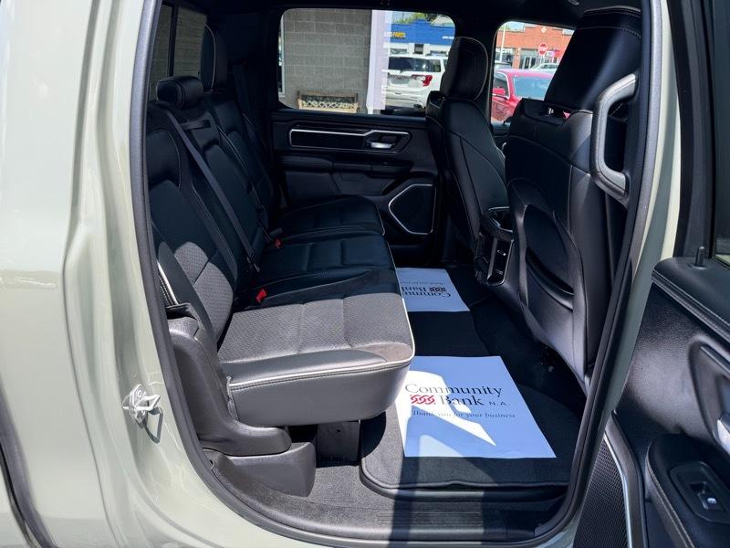 RAM 1500 Laramie Crew Cab SWB 4WD 2026