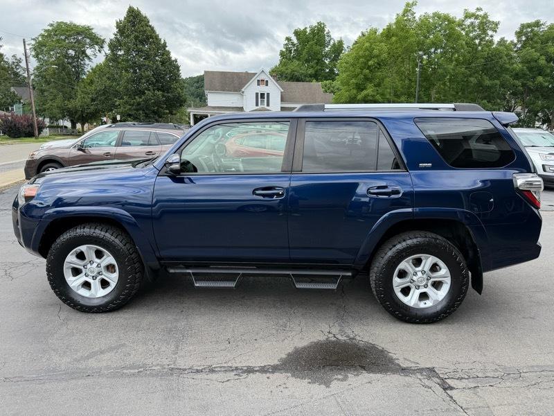 Toyota 4Runner SR5 4WD 2020