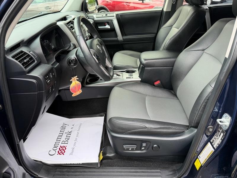 Toyota 4Runner SR5 4WD 2020