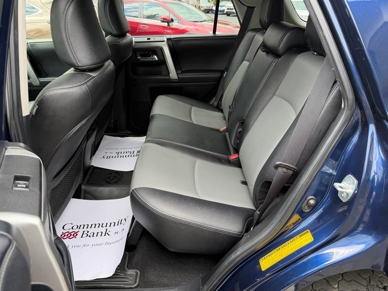 Toyota 4Runner SR5 4WD 2020