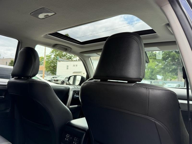 Toyota 4Runner SR5 4WD 2020