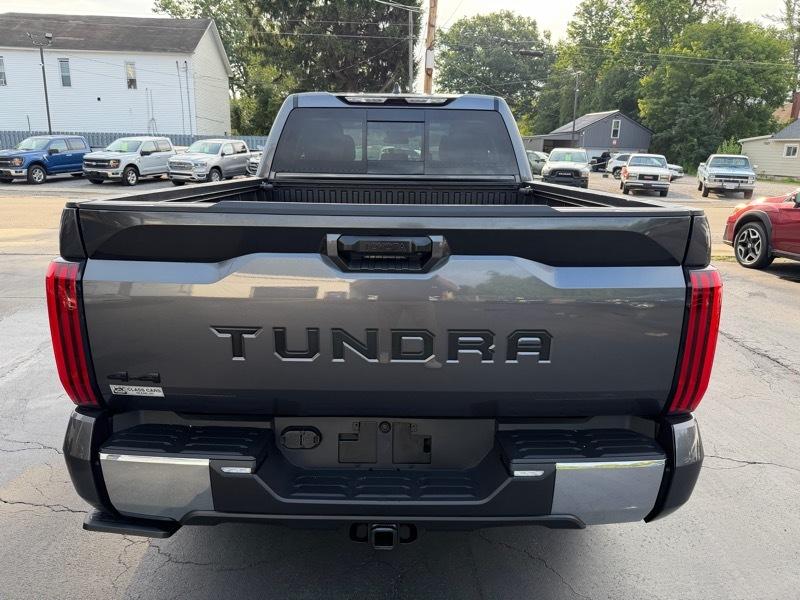 Toyota Tundra SR5 Double Cab 4WD 2023