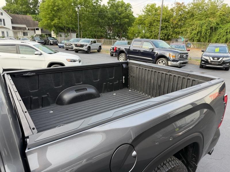 Toyota Tundra SR5 Double Cab 4WD 2023