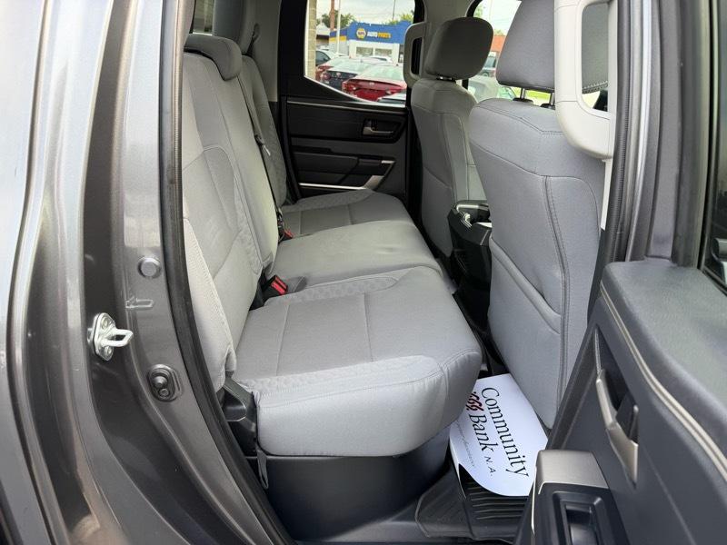 Toyota Tundra SR5 Double Cab 4WD 2023