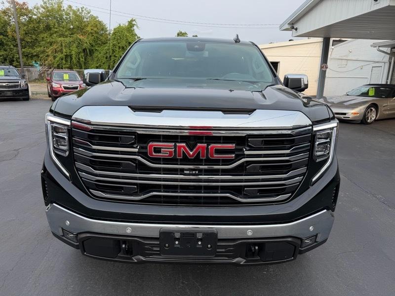 GMC Sierra 1500 SLT Crew Cab 4WD 2023