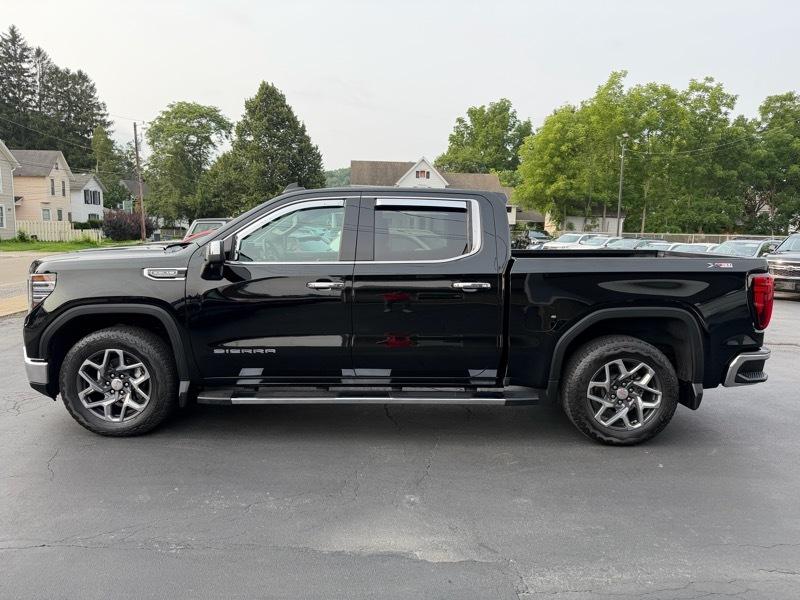 GMC Sierra 1500 SLT Crew Cab 4WD 2023