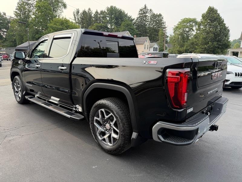 GMC Sierra 1500 SLT Crew Cab 4WD 2023