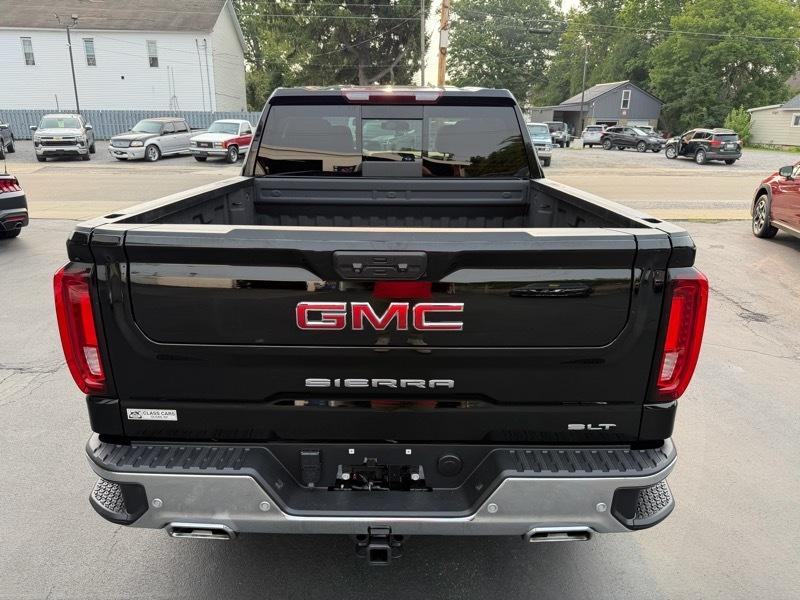 GMC Sierra 1500 SLT Crew Cab 4WD 2023