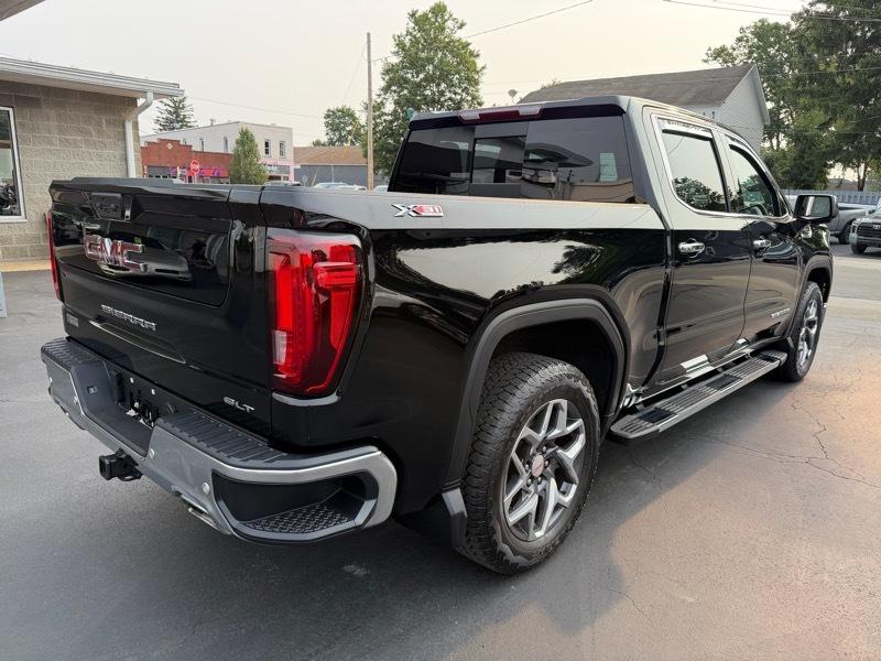 GMC Sierra 1500 SLT Crew Cab 4WD 2023