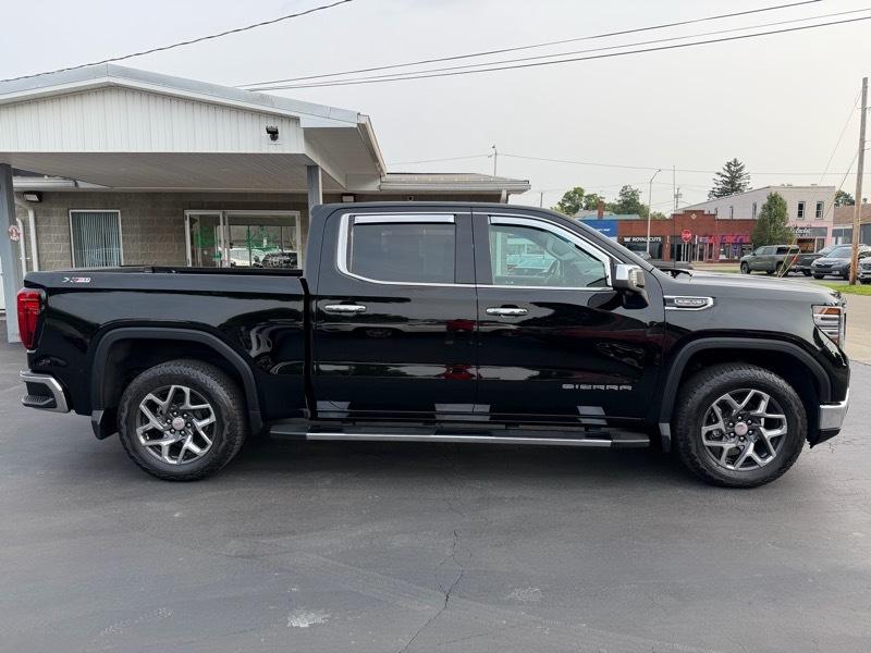 GMC Sierra 1500 SLT Crew Cab 4WD 2023