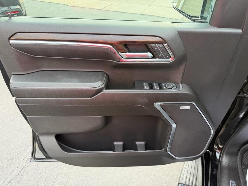 GMC Sierra 1500 SLT Crew Cab 4WD 2023