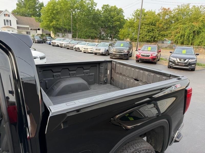 GMC Sierra 1500 SLT Crew Cab 4WD 2023