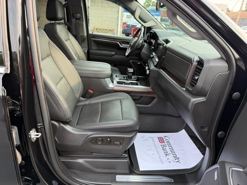 GMC Sierra 1500 SLT Crew Cab 4WD 2023