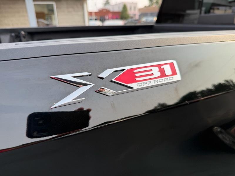 GMC Sierra 1500 SLT Crew Cab 4WD 2023