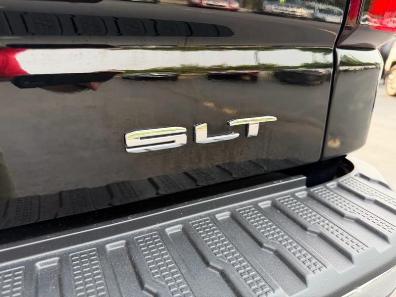 GMC Sierra 1500 SLT Crew Cab 4WD 2023