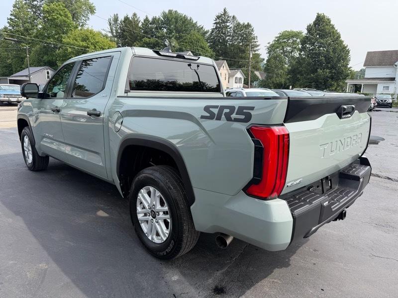 Toyota Tundra SR5 CrewMax 4WD 2026