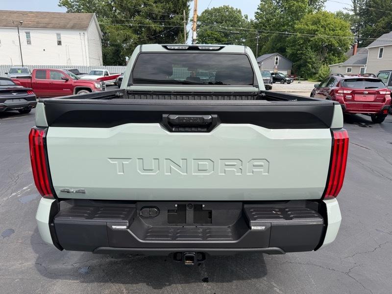 Toyota Tundra SR5 CrewMax 4WD 2026