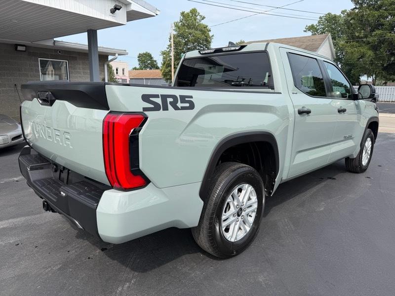 Toyota Tundra SR5 CrewMax 4WD 2026