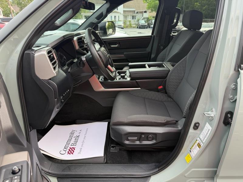 Toyota Tundra SR5 CrewMax 4WD 2026