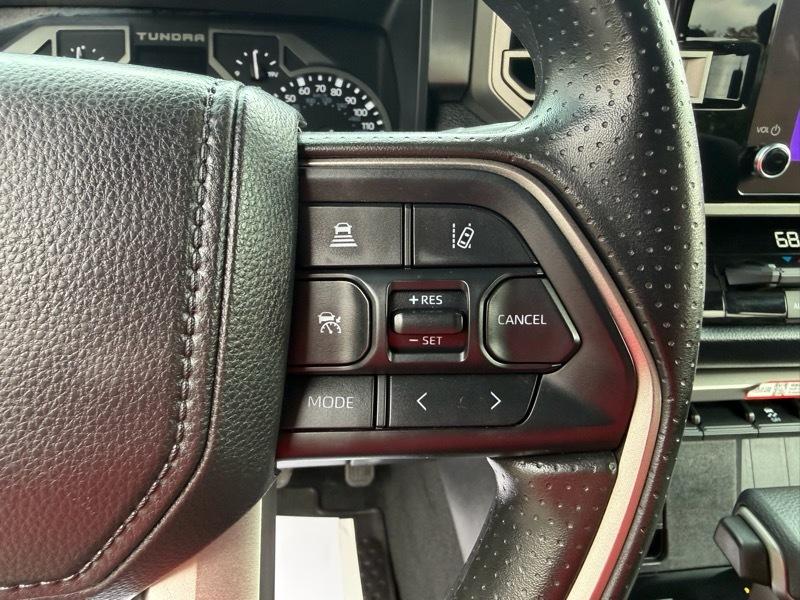 Toyota Tundra SR5 CrewMax 4WD 2026
