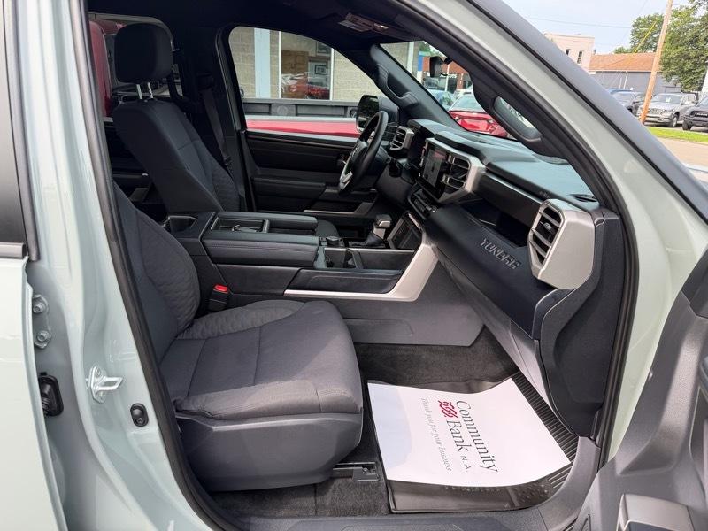 Toyota Tundra SR5 CrewMax 4WD 2026