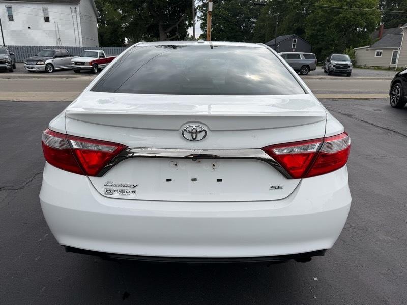 Toyota Camry SE 2016