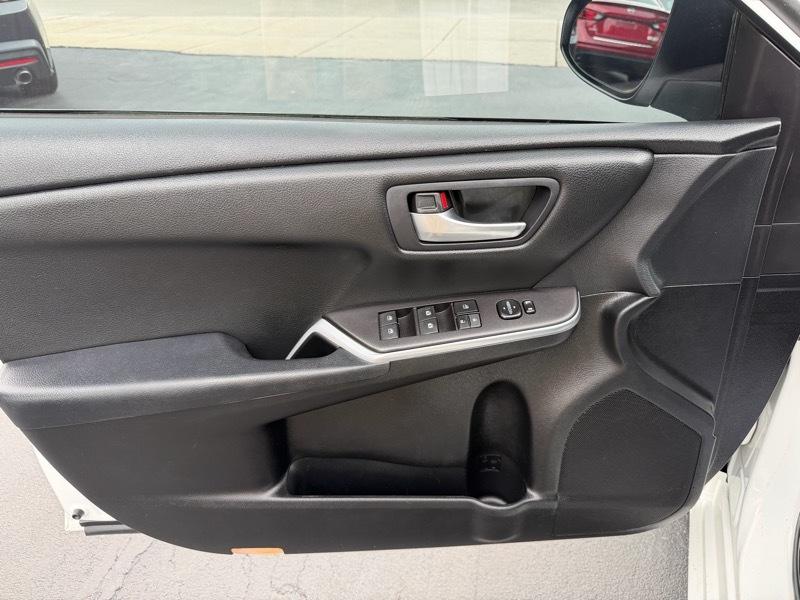 Toyota Camry SE 2016